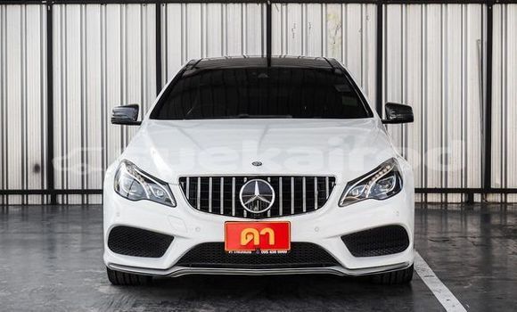 ซื้อ รถมือสอง Mercedes-Benz E200 ขาว รถยนต์ ใน %{เมือง} ใน กรุงเทพมหานคร ซื้อ รถมือสอง Mercedes-Benz E200 ขาว รถยนต์ ใน %{เมือง} ใน กรุงเทพมหานคร