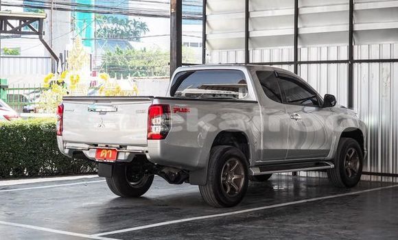 ซื้อ รถมือสอง Mitsubishi Triton เงิน รถยนต์ ใน %{เมือง} ใน กรุงเทพมหานคร ซื้อ รถมือสอง Mitsubishi Triton เงิน รถยนต์ ใน %{เมือง} ใน กรุงเทพมหานคร