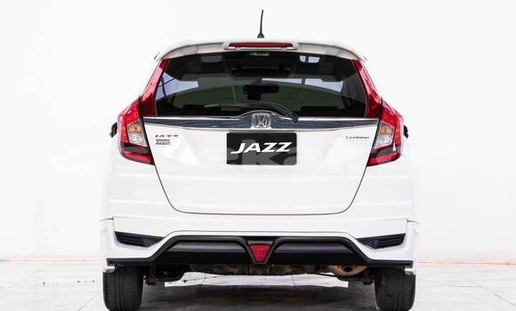 Buy Used Honda Jazz White Car in Bangkok in Bangkok Buy Used Honda Jazz White Car in Bangkok in Bangkok