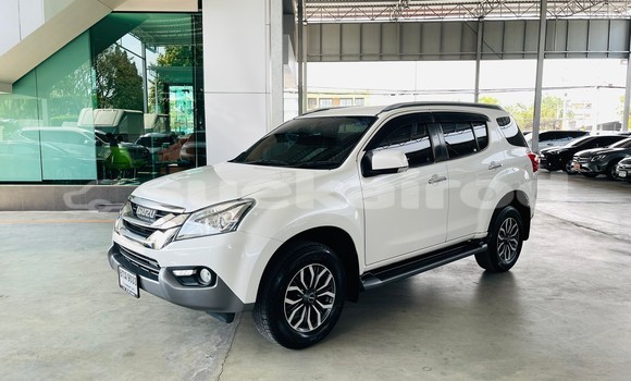 ซื้อ รถมือสอง Isuzu MU-X ขาว รถยนต์ ใน %{เมือง} ใน กรุงเทพมหานคร