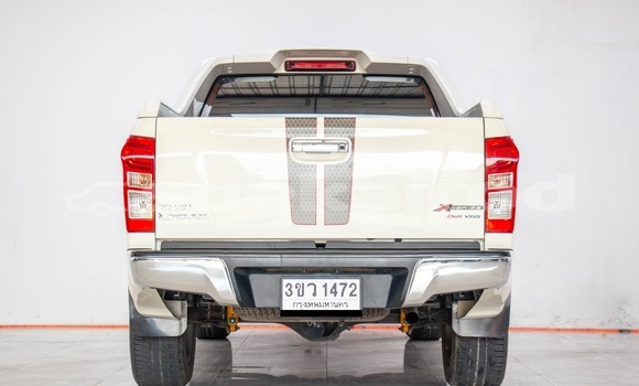 Buy Used Isuzu D-Max White Car in Bangkok in Bangkok Buy Used Isuzu D-Max White Car in Bangkok in Bangkok