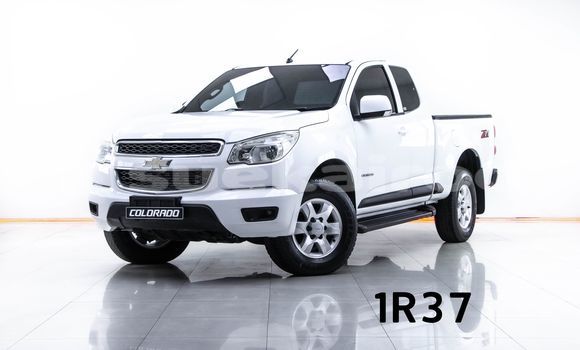 Buy Used Chevrolet Colorado White Car in Bangkok in Bangkok Buy Used Chevrolet Colorado White Car in Bangkok in Bangkok