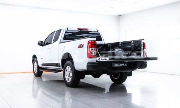 Buy Used Chevrolet Colorado White Car in Bangkok in Bangkok Buy Used Chevrolet Colorado White Car in Bangkok in Bangkok