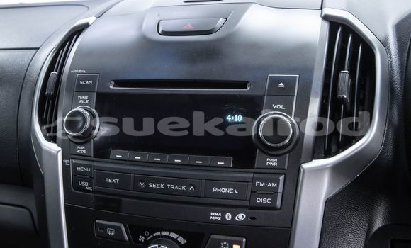 Buy Used Chevrolet Colorado White Car in Bangkok in Bangkok Buy Used Chevrolet Colorado White Car in Bangkok in Bangkok