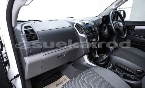 Buy Used Chevrolet Colorado White Car in Bangkok in Bangkok Buy Used Chevrolet Colorado White Car in Bangkok in Bangkok