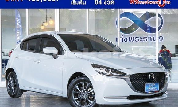 ซื้อ รถมือสอง Mazda Mazda 2 ขาว รถยนต์ ใน %{เมือง} ใน กรุงเทพมหานคร