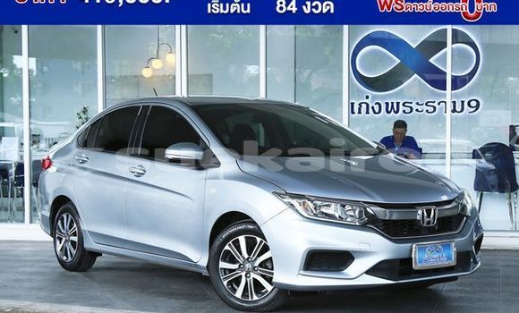 ซื้อ รถมือสอง Honda City เงิน รถยนต์ ใน %{เมือง} ใน กรุงเทพมหานคร