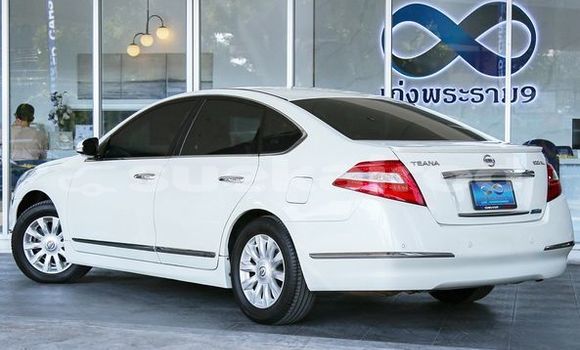 Buy Used Nissan Teana White Car in Bangkok in Bangkok Buy Used Nissan Teana White Car in Bangkok in Bangkok