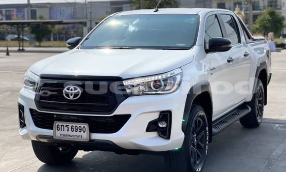 Buy Used Toyota Hiluxe Revo White Car in Bangkok in Bangkok Buy Used Toyota Hiluxe Revo White Car in Bangkok in Bangkok