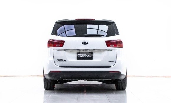 Buy Used Kia Carnival White Car in Bangkok in Bangkok Buy Used Kia Carnival White Car in Bangkok in Bangkok