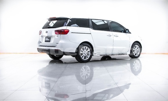 Buy Used Kia Carnival White Car in Bangkok in Bangkok Buy Used Kia Carnival White Car in Bangkok in Bangkok
