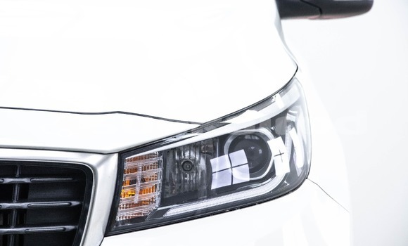 Buy Used Kia Carnival White Car in Bangkok in Bangkok Buy Used Kia Carnival White Car in Bangkok in Bangkok
