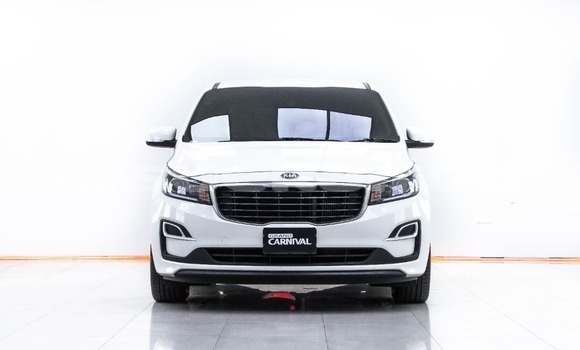 Buy Used Kia Carnival White Car in Bangkok in Bangkok Buy Used Kia Carnival White Car in Bangkok in Bangkok