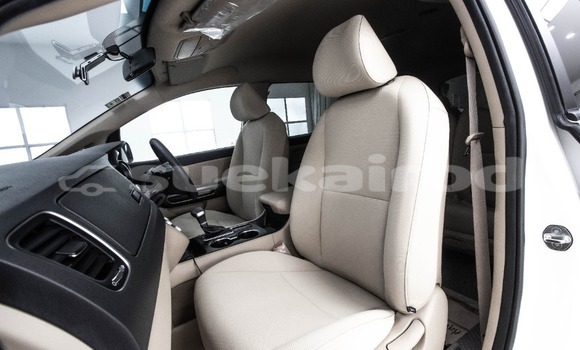 Buy Used Kia Carnival White Car in Bangkok in Bangkok Buy Used Kia Carnival White Car in Bangkok in Bangkok