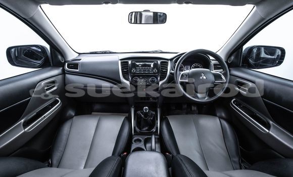 Buy Used Mitsubishi Triton Green Car in Bangkok in Bangkok Buy Used Mitsubishi Triton Green Car in Bangkok in Bangkok