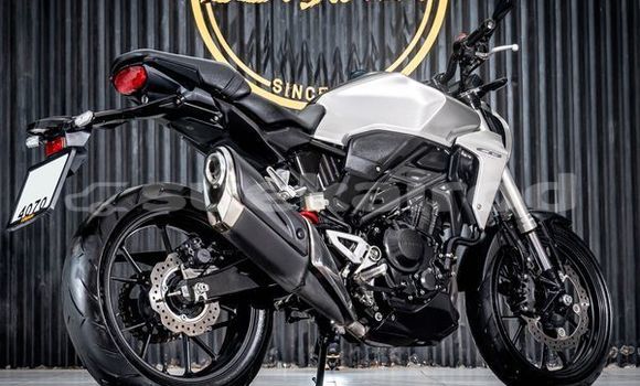 ซื้อ รถมือสอง Honda CB เงิน จักรยานยนต์ ใน %{เมือง} ใน กรุงเทพมหานคร ซื้อ รถมือสอง Honda CB เงิน จักรยานยนต์ ใน %{เมือง} ใน กรุงเทพมหานคร