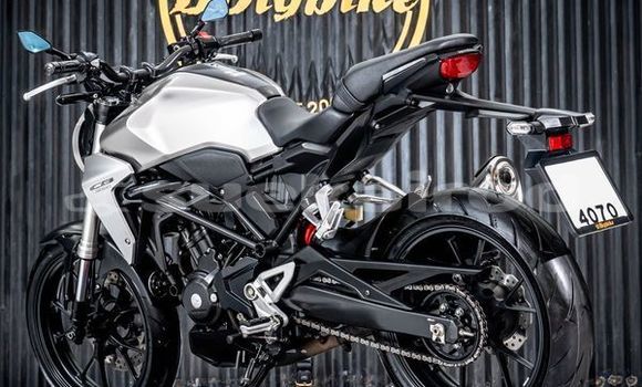 ซื้อ รถมือสอง Honda CB เงิน จักรยานยนต์ ใน %{เมือง} ใน กรุงเทพมหานคร ซื้อ รถมือสอง Honda CB เงิน จักรยานยนต์ ใน %{เมือง} ใน กรุงเทพมหานคร