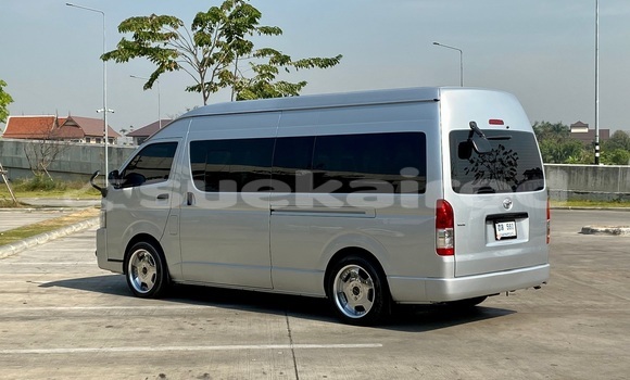 Buy Used Toyota Commuter Silver Car in Bangkok in Bangkok Buy Used Toyota Commuter Silver Car in Bangkok in Bangkok