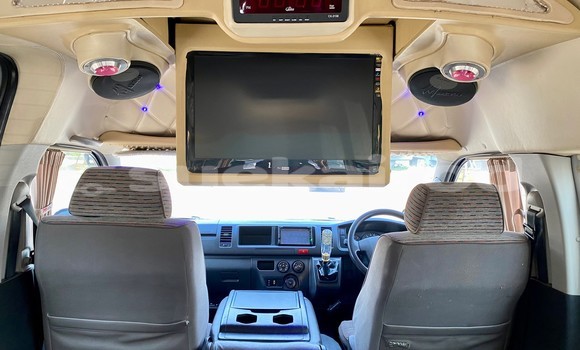 Buy Used Toyota Commuter Silver Car in Bangkok in Bangkok Buy Used Toyota Commuter Silver Car in Bangkok in Bangkok