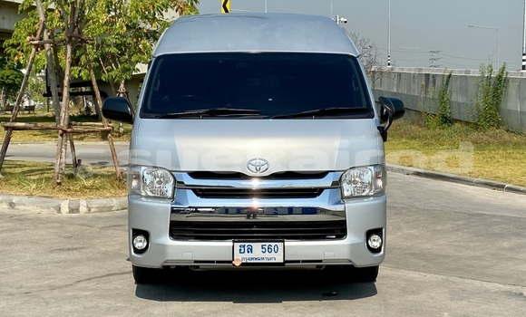 Buy Used Toyota Commuter Silver Car in Bangkok in Bangkok Buy Used Toyota Commuter Silver Car in Bangkok in Bangkok