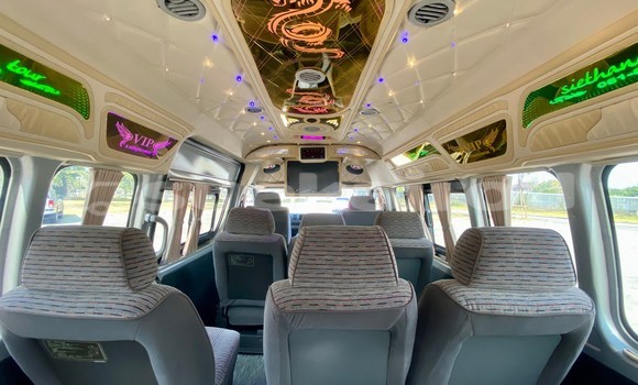 Buy Used Toyota Commuter Silver Car in Bangkok in Bangkok Buy Used Toyota Commuter Silver Car in Bangkok in Bangkok