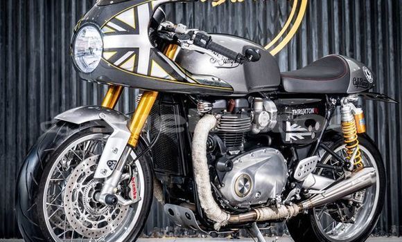 ซื้อ รถมือสอง Triumph Thruxton 900 เงิน จักรยานยนต์ ใน %{เมือง} ใน กรุงเทพมหานคร ซื้อ รถมือสอง Triumph Thruxton 900 เงิน จักรยานยนต์ ใน %{เมือง} ใน กรุงเทพมหานคร