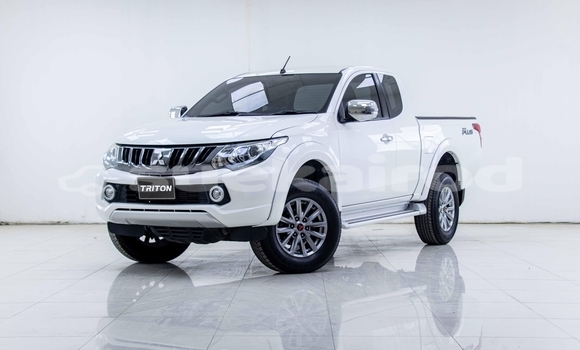 Buy Used Mitsubishi Triton White Car in Bangkok in Bangkok