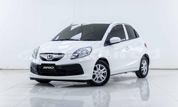 ซื้อ รถมือสอง Honda Brio ขาว รถยนต์ ใน %{เมือง} ใน กรุงเทพมหานคร