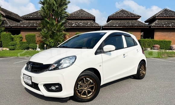 ซื้อ รถมือสอง Honda Brio ขาว รถยนต์ ใน %{เมือง} ใน กรุงเทพมหานคร