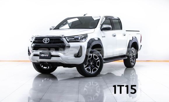 Buy Used Toyota Hiluxe Revo White Car in Bangkok in Bangkok Buy Used Toyota Hiluxe Revo White Car in Bangkok in Bangkok