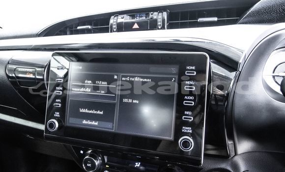 Buy Used Toyota Hiluxe Revo White Car in Bangkok in Bangkok Buy Used Toyota Hiluxe Revo White Car in Bangkok in Bangkok