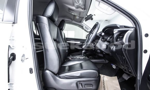 Buy Used Toyota Hiluxe Revo White Car in Bangkok in Bangkok Buy Used Toyota Hiluxe Revo White Car in Bangkok in Bangkok