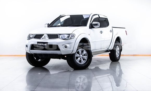 ซื้อ รถมือสอง Mitsubishi Triton ขาว รถยนต์ ใน %{เมือง} ใน กรุงเทพมหานคร