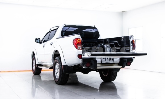 Buy Used Mitsubishi Triton White Car in Bangkok in Bangkok Buy Used Mitsubishi Triton White Car in Bangkok in Bangkok