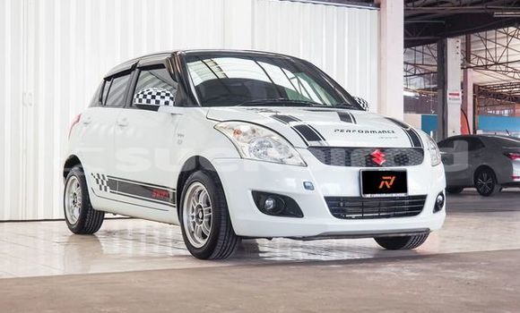 ซื้อ รถมือสอง Suzuki Swift ขาว รถยนต์ ใน %{เมือง} ใน กรุงเทพมหานคร
