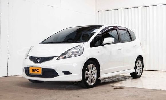 Buy Used Honda Jazz White Car in Bangkok in Bangkok Buy Used Honda Jazz White Car in Bangkok in Bangkok