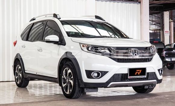 ซื้อ รถมือสอง Honda BR-V ขาว รถยนต์ ใน %{เมือง} ใน กรุงเทพมหานคร
