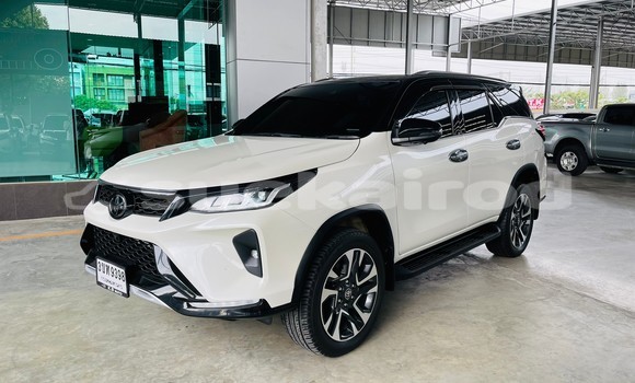 ซื้อ รถมือสอง Toyota Fortuner ขาว รถยนต์ ใน %{เมือง} ใน กรุงเทพมหานคร