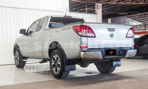 Buy Used Isuzu D-Max White Car in Bangkok in Bangkok Buy Used Isuzu D-Max White Car in Bangkok in Bangkok