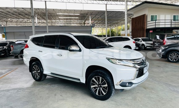 ซื้อ รถมือสอง Mitsubishi Pajero Sport ขาว รถยนต์ ใน %{เมือง} ใน กรุงเทพมหานคร ซื้อ รถมือสอง Mitsubishi Pajero Sport ขาว รถยนต์ ใน %{เมือง} ใน กรุงเทพมหานคร