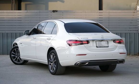 Buy Used Mercedes-Benz E-Classe White Car in Bangkok in Bangkok Buy Used Mercedes-Benz E-Classe White Car in Bangkok in Bangkok