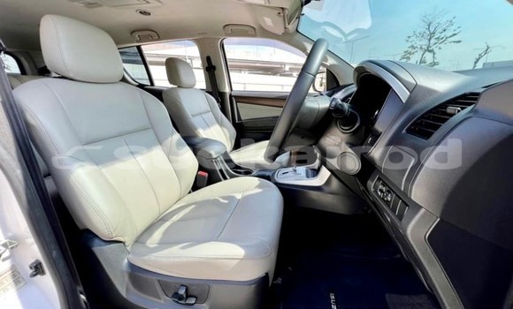 Buy Used Isuzu MU-X White Car in Bangkok in Bangkok Buy Used Isuzu MU-X White Car in Bangkok in Bangkok