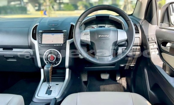 Buy Used Isuzu MU-X White Car in Bangkok in Bangkok Buy Used Isuzu MU-X White Car in Bangkok in Bangkok