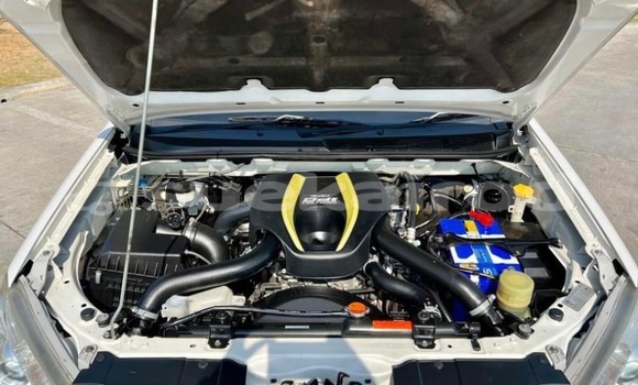 Buy Used Isuzu MU-X White Car in Bangkok in Bangkok Buy Used Isuzu MU-X White Car in Bangkok in Bangkok