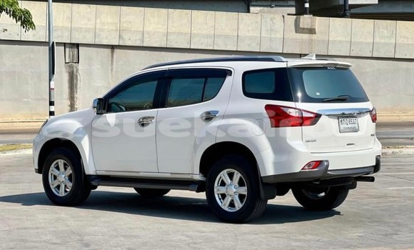 Buy Used Isuzu MU-X White Car in Bangkok in Bangkok Buy Used Isuzu MU-X White Car in Bangkok in Bangkok