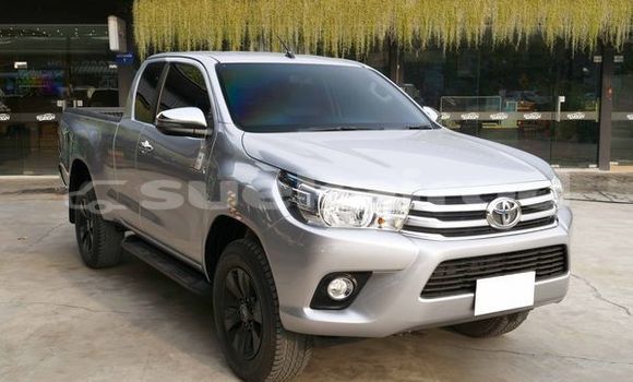 ซื้อ รถมือสอง Toyota Hiluxe Revo เงิน รถยนต์ ใน %{เมือง} ใน กรุงเทพมหานคร