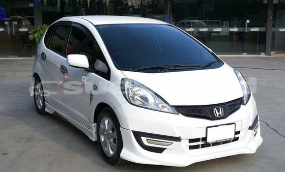 Buy Used Honda Jazz White Car in Bangkok in Bangkok Buy Used Honda Jazz White Car in Bangkok in Bangkok