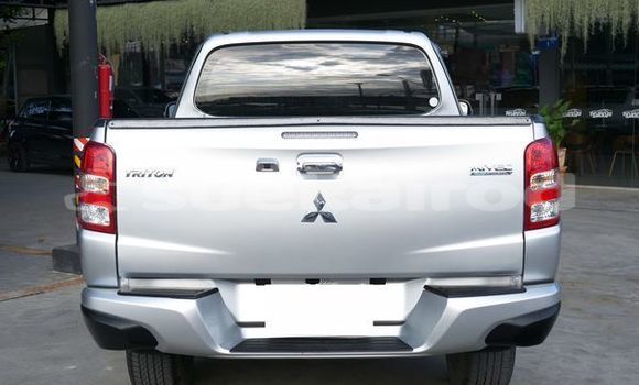 ซื้อ รถมือสอง Mitsubishi Triton เงิน รถยนต์ ใน %{เมือง} ใน กรุงเทพมหานคร ซื้อ รถมือสอง Mitsubishi Triton เงิน รถยนต์ ใน %{เมือง} ใน กรุงเทพมหานคร