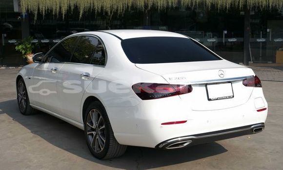 ซื้อ รถมือสอง Mercedes-Benz E-Classe ขาว รถยนต์ ใน %{เมือง} ใน กรุงเทพมหานคร ซื้อ รถมือสอง Mercedes-Benz E-Classe ขาว รถยนต์ ใน %{เมือง} ใน กรุงเทพมหานคร