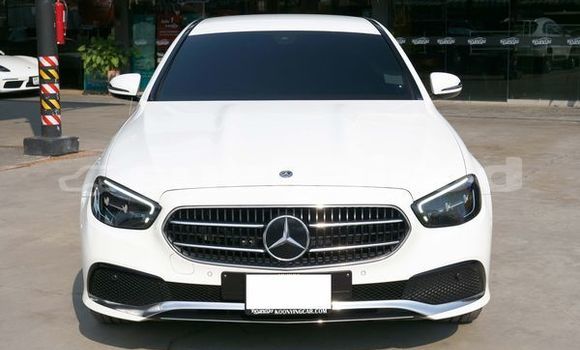 ซื้อ รถมือสอง Mercedes-Benz E-Classe ขาว รถยนต์ ใน %{เมือง} ใน กรุงเทพมหานคร ซื้อ รถมือสอง Mercedes-Benz E-Classe ขาว รถยนต์ ใน %{เมือง} ใน กรุงเทพมหานคร